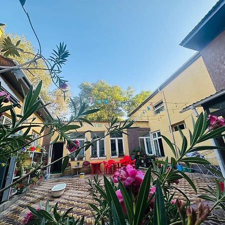 Sweet Home Hostel Bishkek Exterior photo